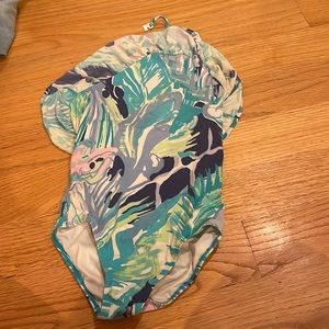 One piece bathing suit